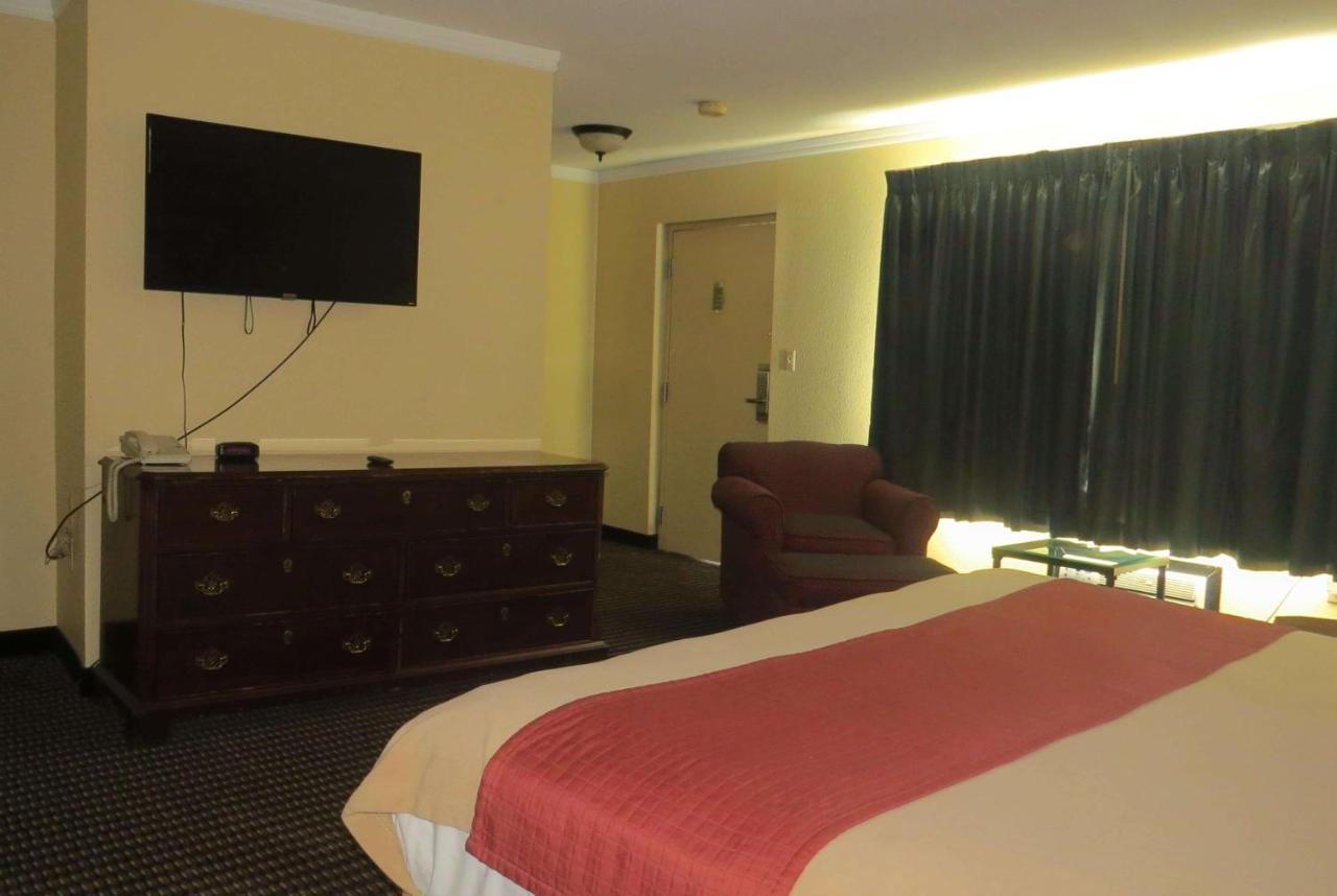Travelodge By Wyndham Stratton Ngoại thất bức ảnh