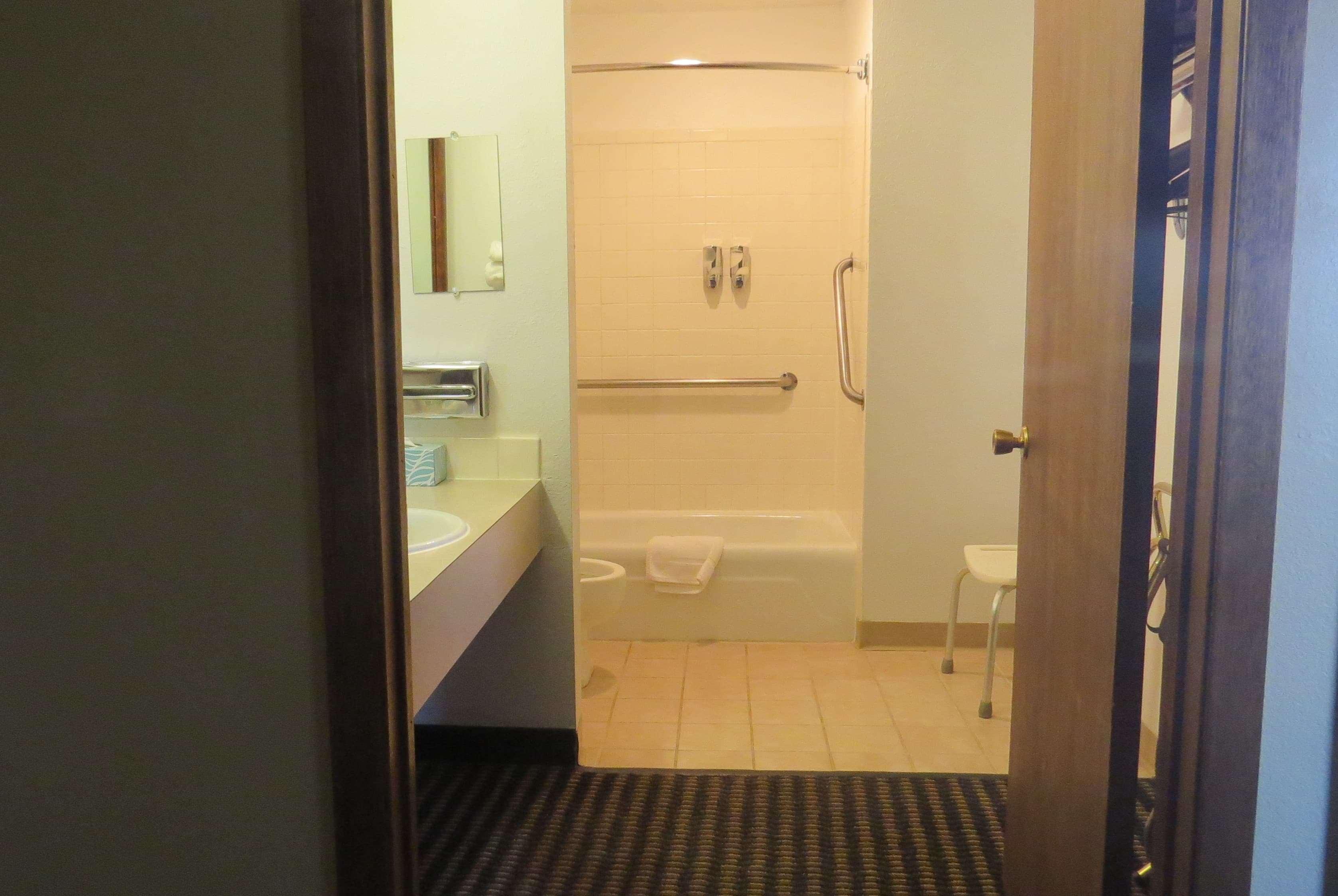 Travelodge By Wyndham Stratton Ngoại thất bức ảnh